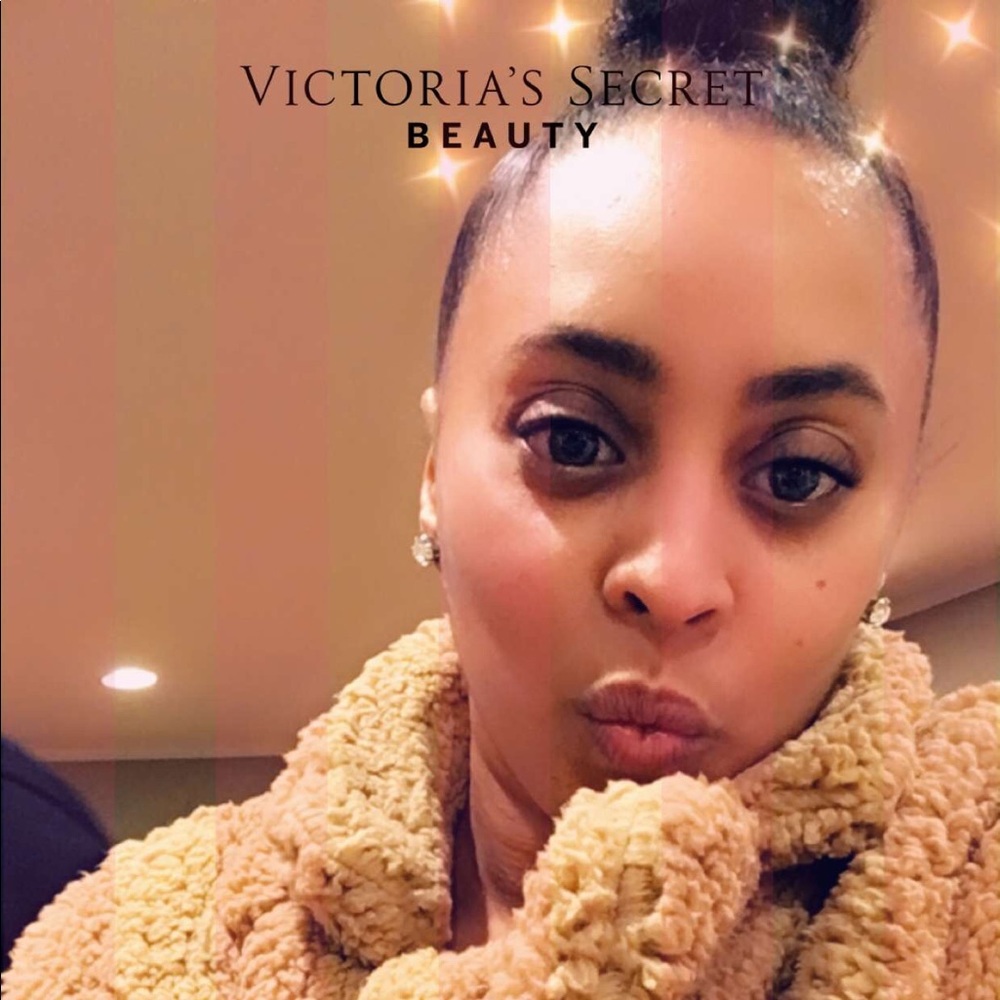 Meet your Posher, Monica